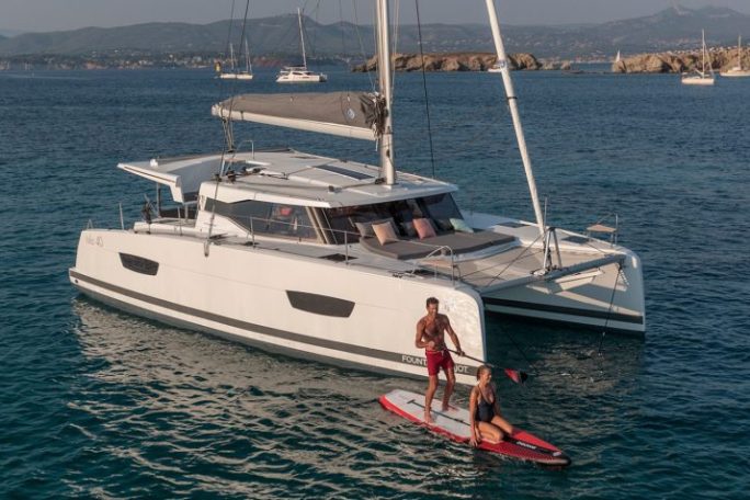 a small boat in a body of water